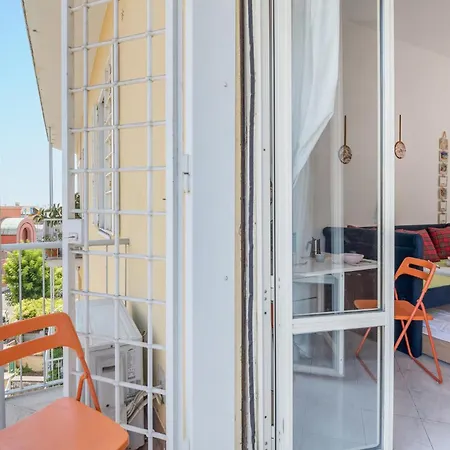 Beautiful In With Kitchenette Apartament
